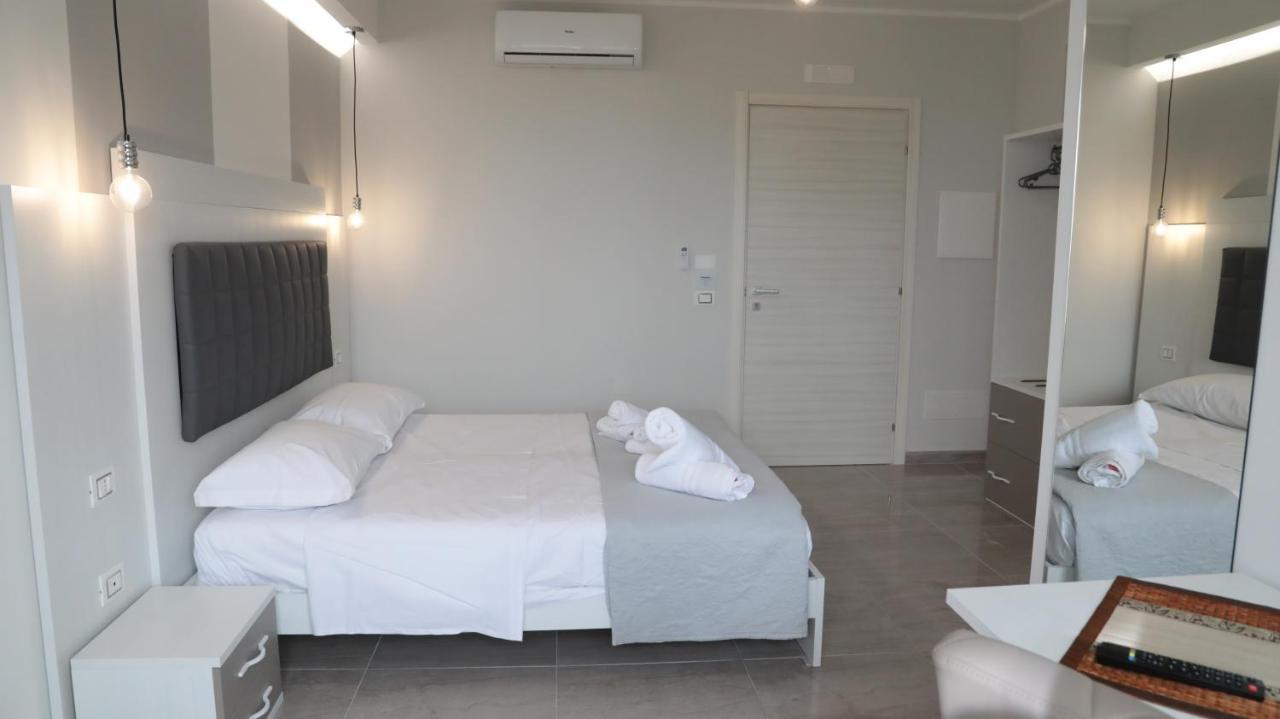 Hotel Blue Marine - Free Parking Tropea Esterno foto